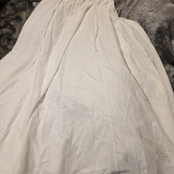 Elegant White Women's Skirt - Picture 6 of 10